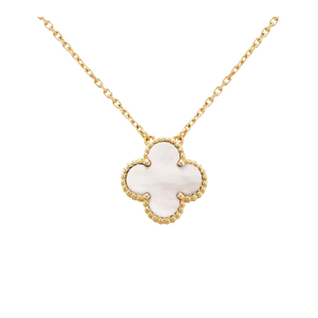 WHITE CLARA CLOVER NECKLACE